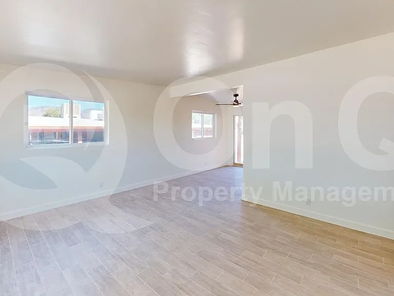 1410 N Desmond Ave — Photo 7