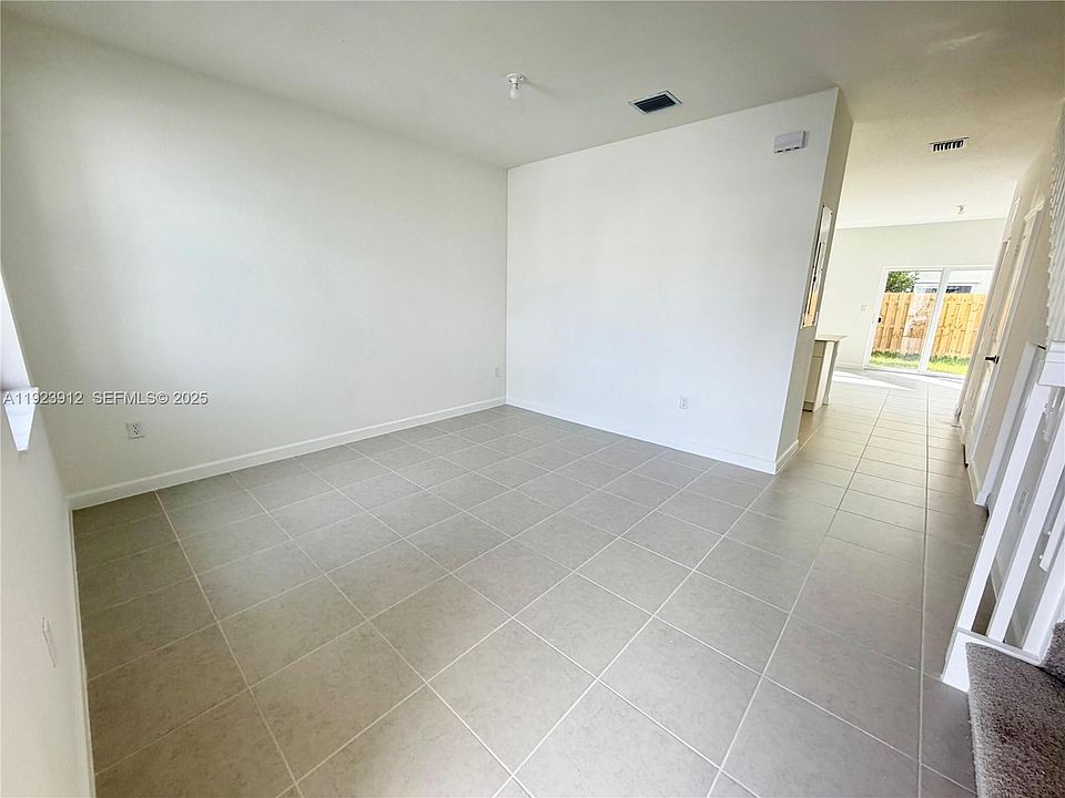 1st image of 2520 SE 27th Dr #2520