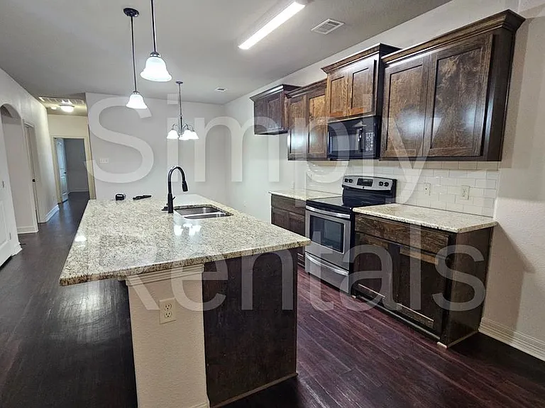 509 Baylor Dr — Photo 2