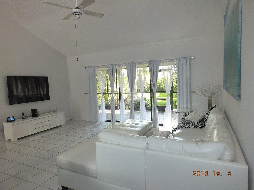 3 bed, 2.0 bath, 1679 sqft, $3,200 — Photo 2