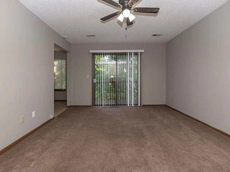 213 W Main St — Photo 14