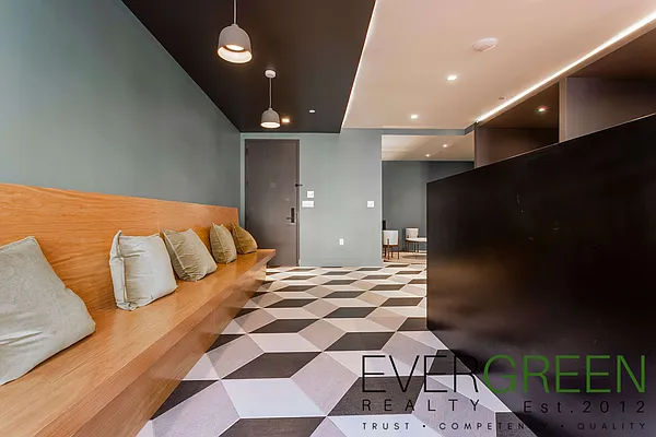 Rented by Evergreen Apartments BK | media 10