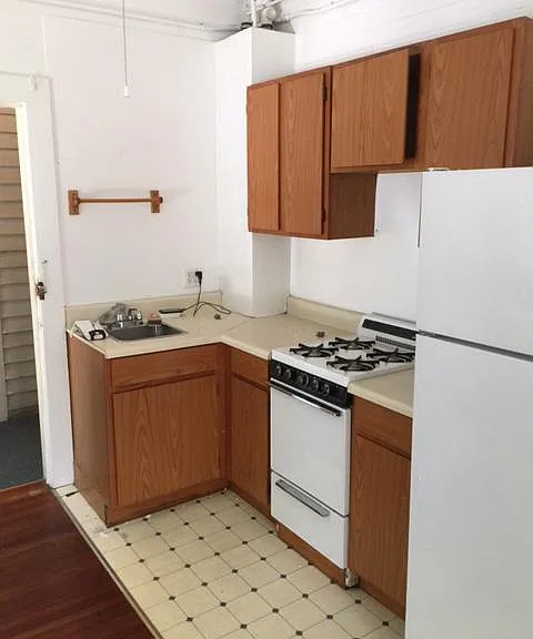 1119 Iredell St #8 — Photo 3