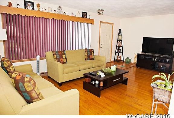 2nd image of 802 N Woodlawn Ave