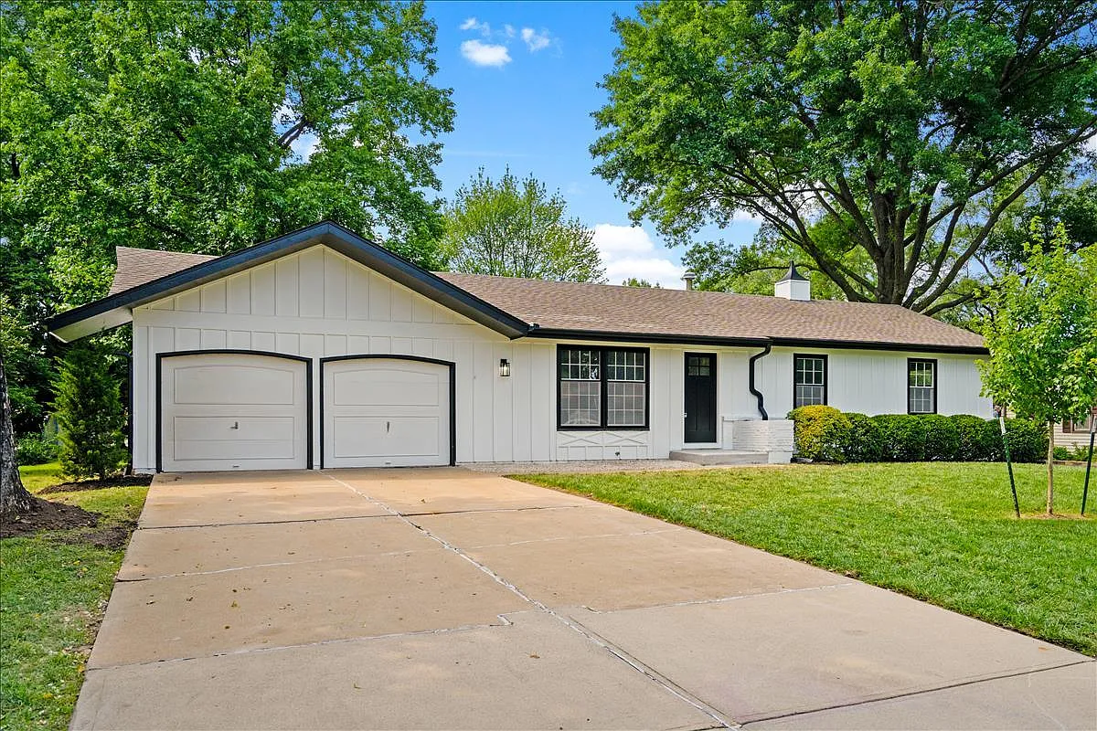 3 bed, 2.5 bath, 1728 sqft, $2,825 — Photo 1
