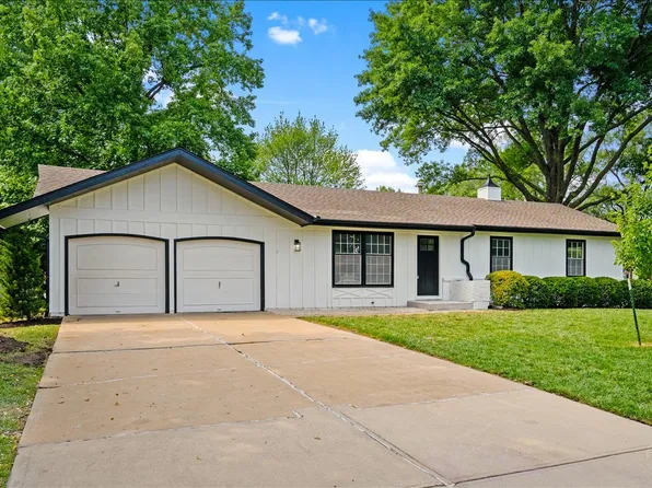 9522 Hayes St, Overland Park, KS 66212