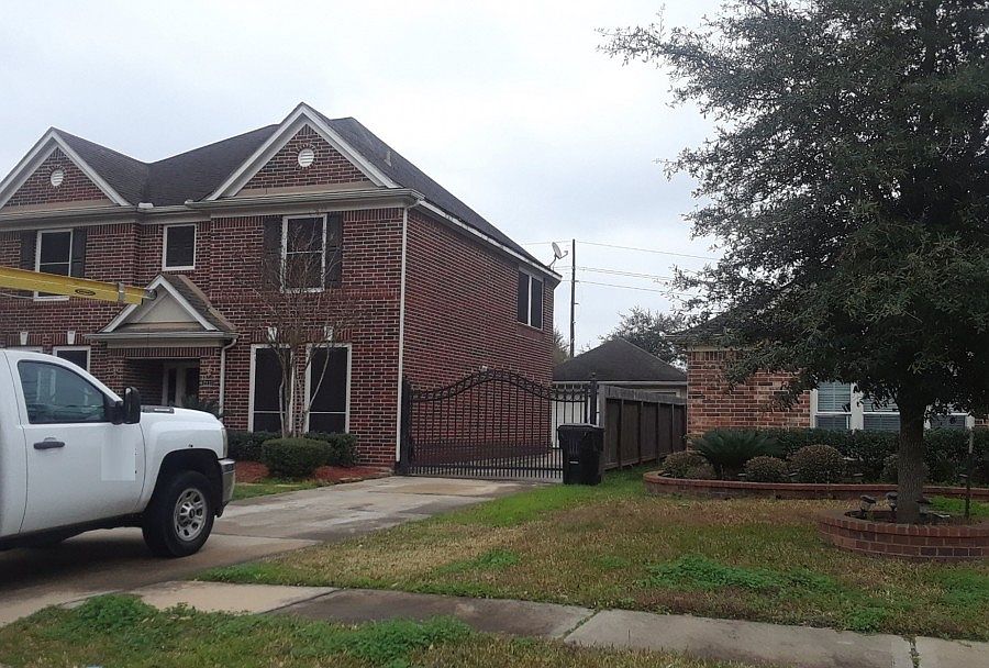 2nd image of 2110 Pinecreek Pass Ln