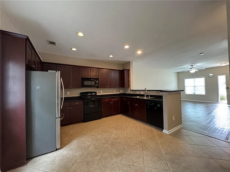 3058 Cedar Glade Ln — Photo 4