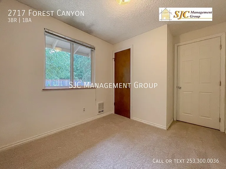 2717 Canyon Rd E — Photo 8