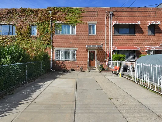 Sold by Keller Williams Realty Landmark | media 1