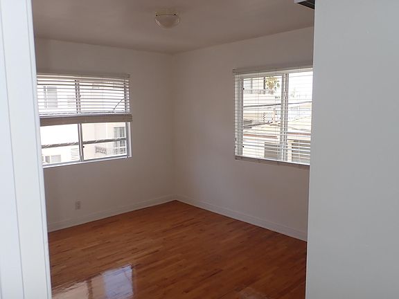 2nd image of 1025 Idaho Ave #11