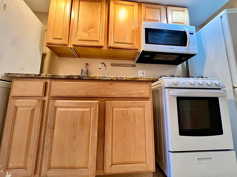 1730 Lang Pl NE #A — Photo 2