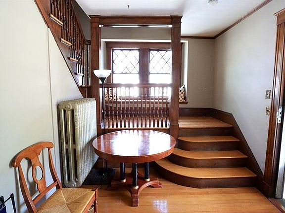 3rd image of 124 Forest St