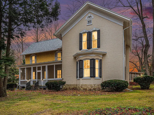 10241 Bair Lake St, Three Rivers, MI 49093