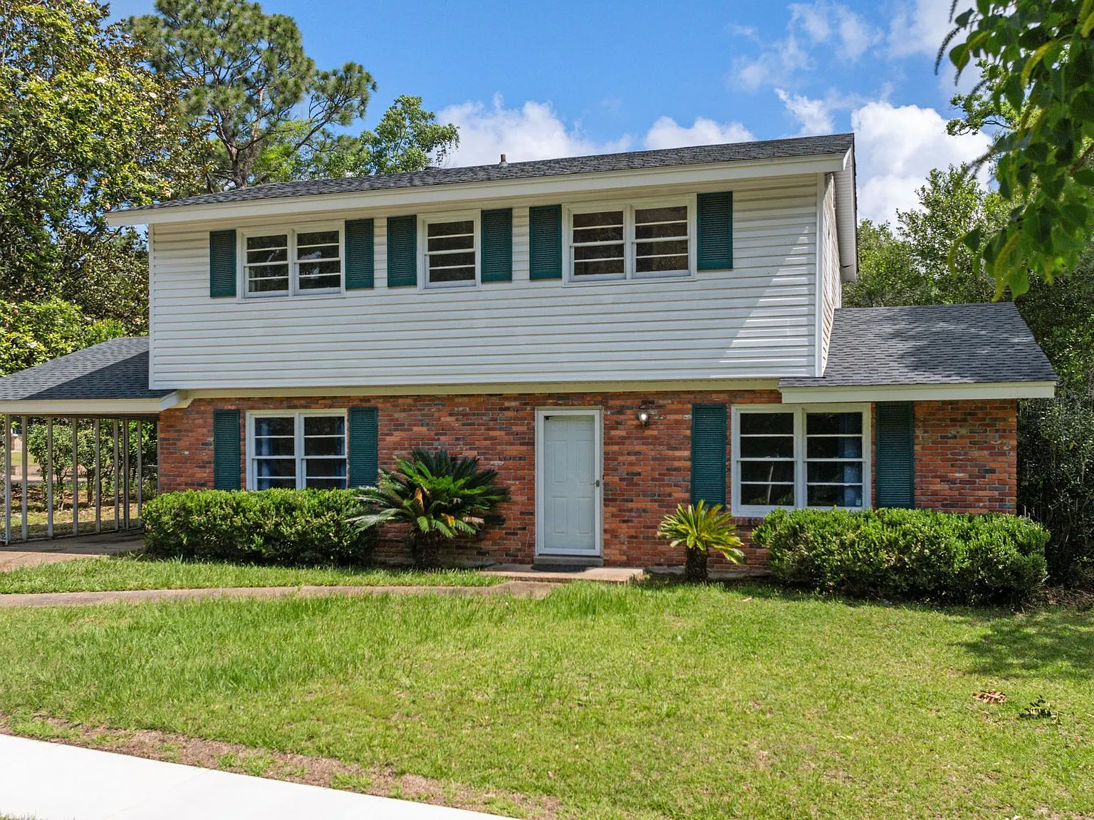 3 bed, 2.5 bath, 2115 sqft, $1,900 — Photo 3
