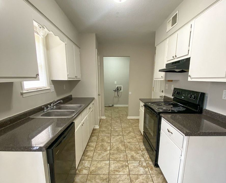 1st image of 3256 Eastdale Ln