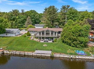 17882 Channel View Dr, Spring Lake, MI 49456