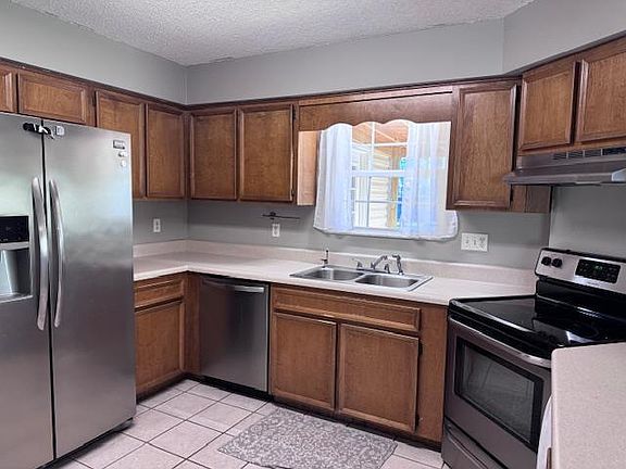 5th image of 907 42nd St E