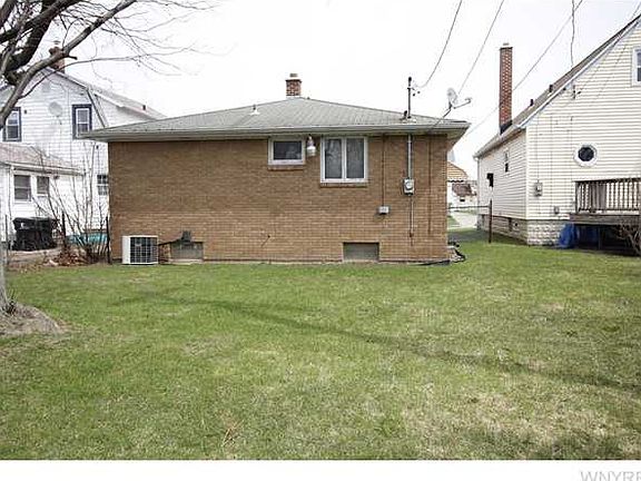 3rd image of 300 University Ave