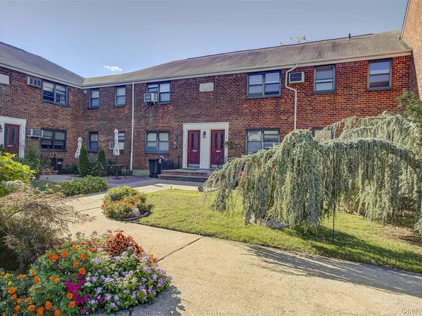 17-49 160th Street #561, Whitestone, NY 11357