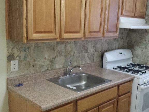 3rd image of 1853 Ditmars Blvd