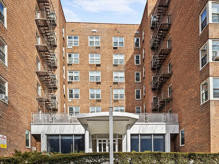 629 Kappock St #4G — Photo 11