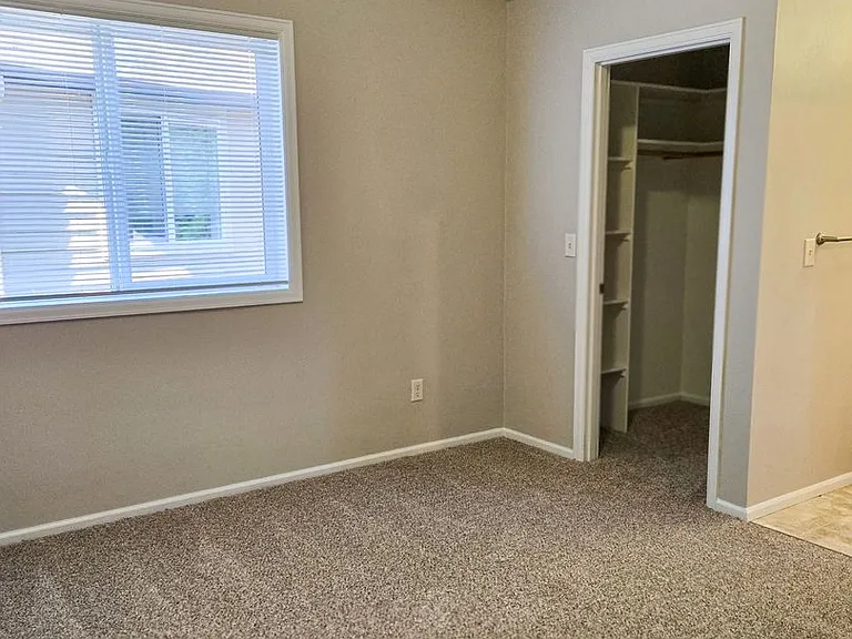 1150-1180 Jacobs Dr — Photo 14