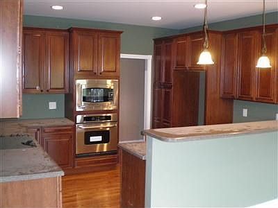 3rd image of 10918 Griststone Cir