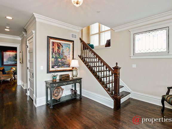 Spacious Foyer