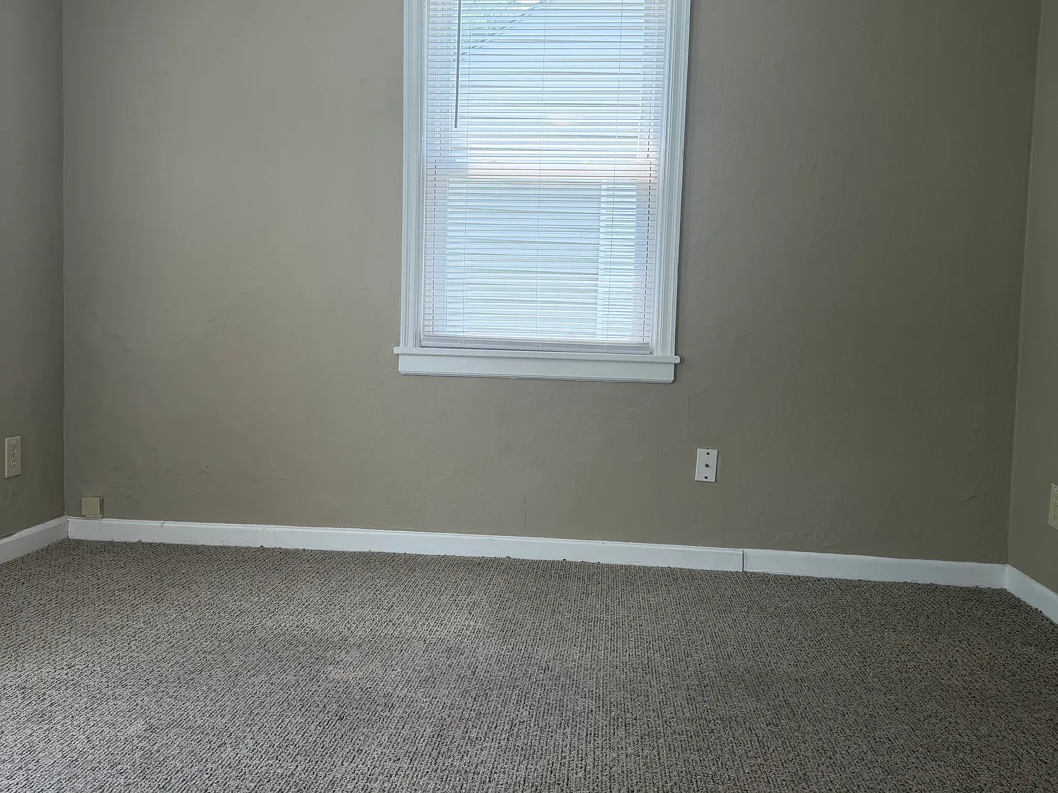 2 bed, 900 sqft, $995 — Photo 3