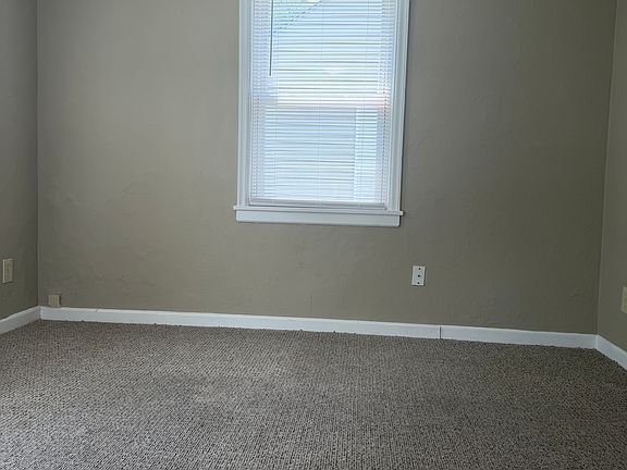 3rd image of 1112 McKinley Blvd #B