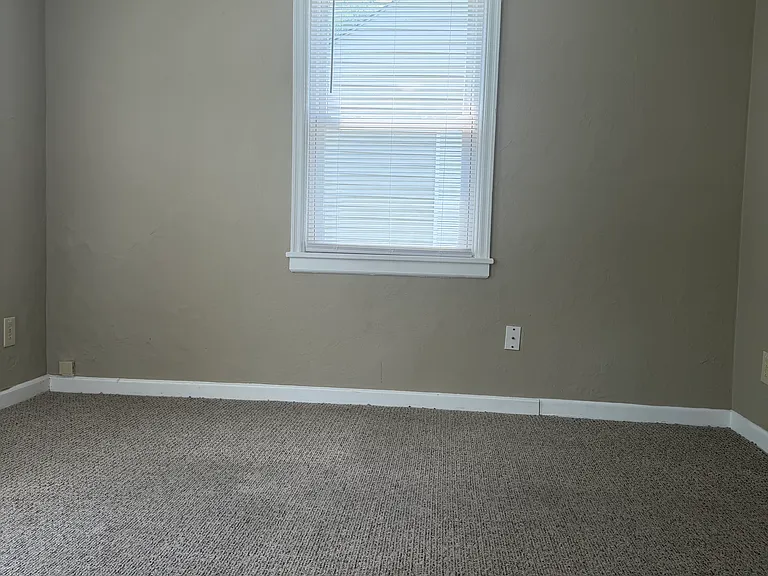 1112 McKinley Blvd #B — Photo 3