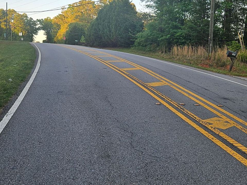 2nd image of 974 W Hemphill Rd