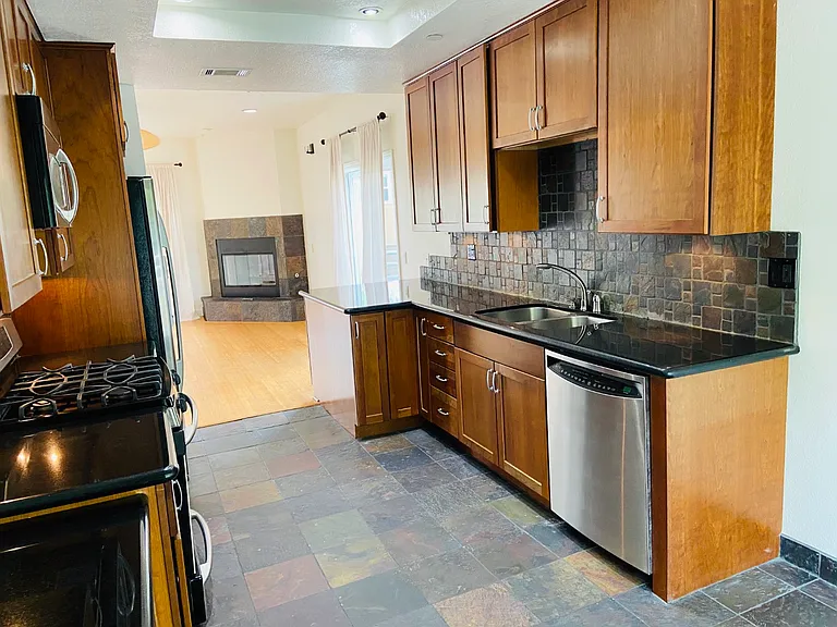 20812 Beach Blvd — Photo 7