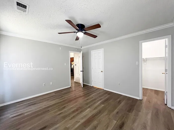 1208 W East Ross Pkwy — Photo 11