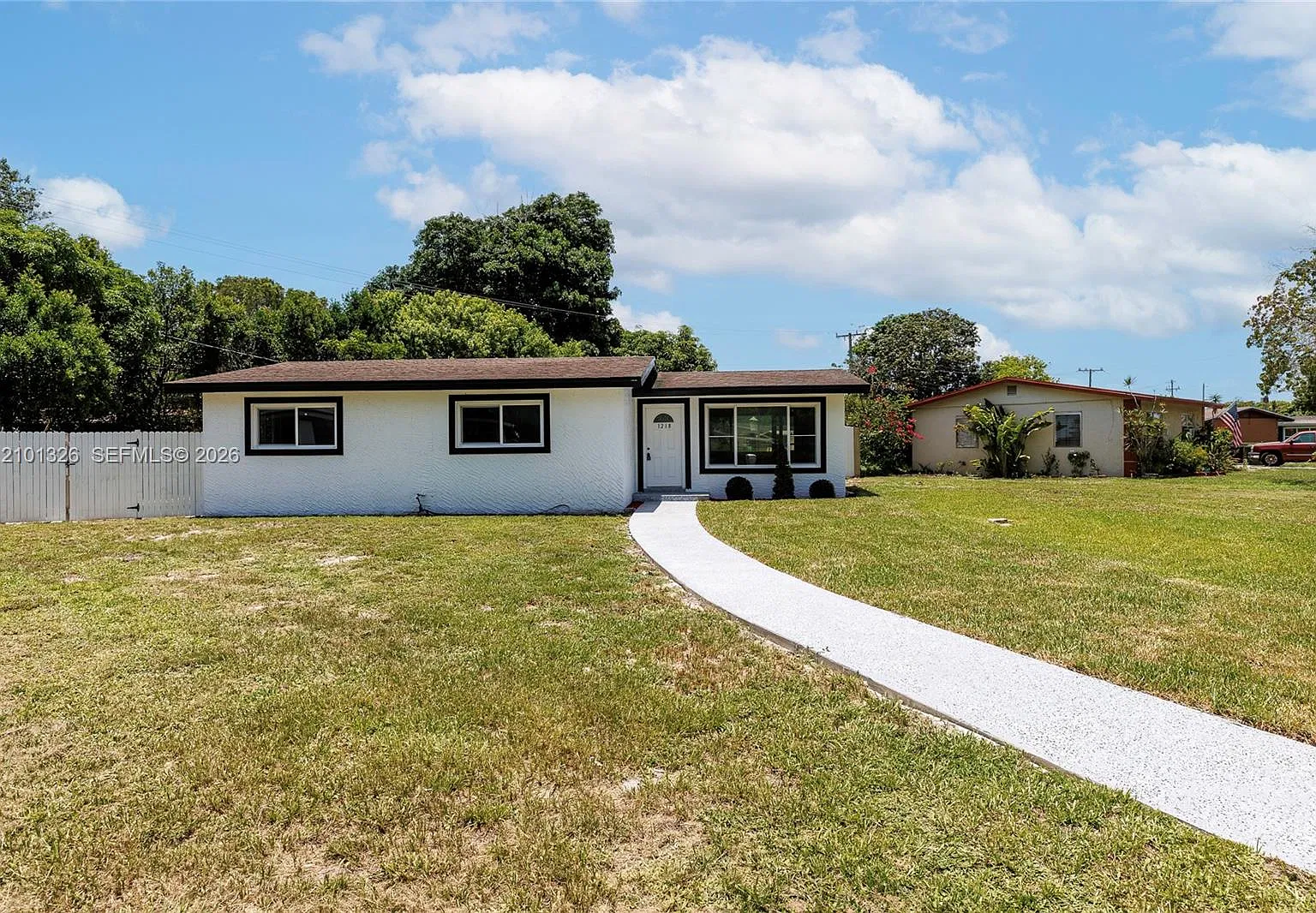 Lauderdale Villas — Photo 4