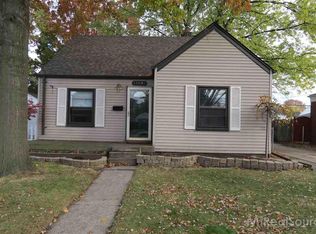 21607 Kramer St, Saint Clair Shores, MI