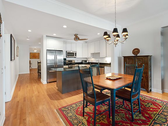 5th image of 508 W Melrose St APT 4C