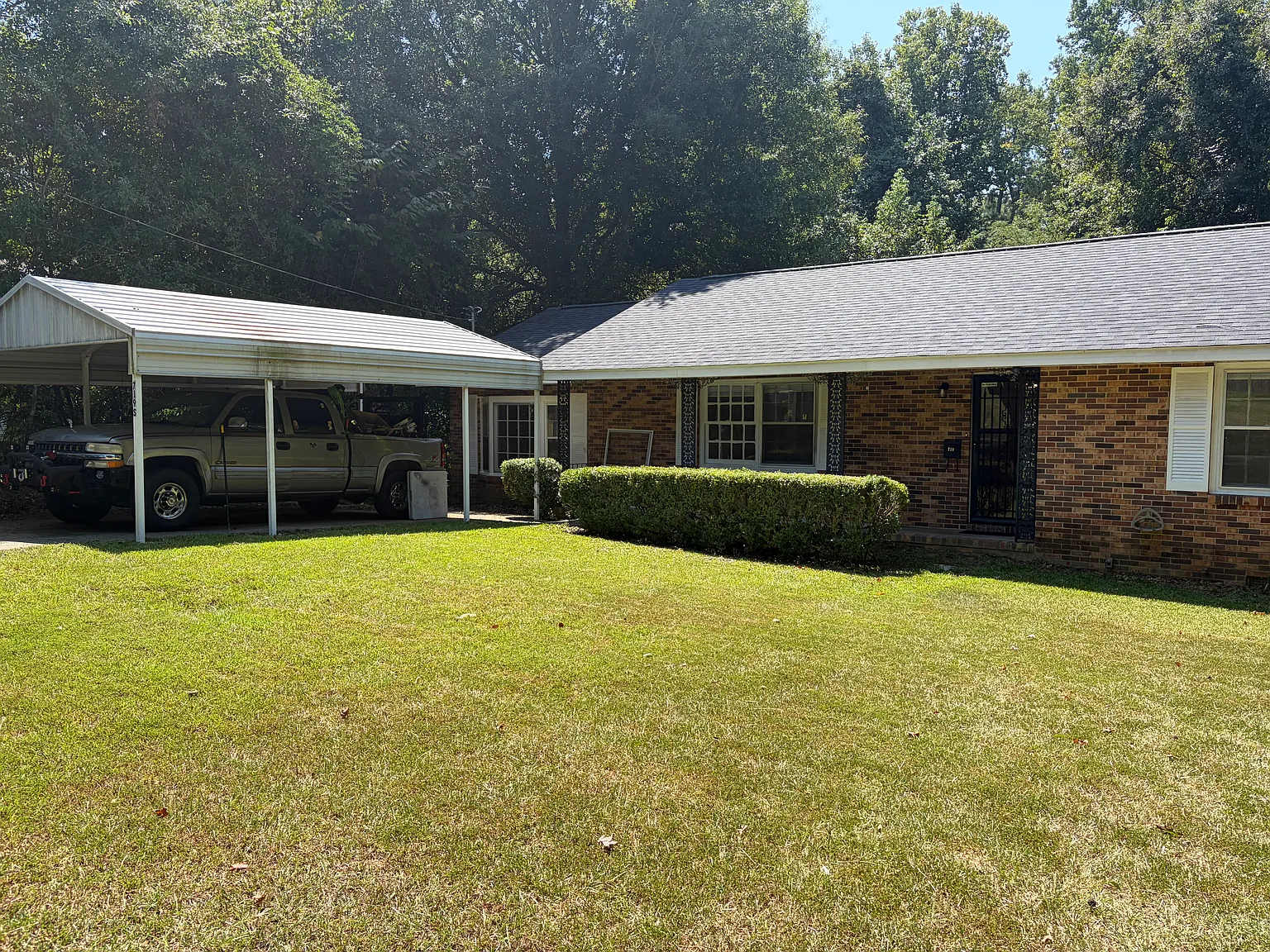 3 bed, 1648 sqft, $1,400 — Photo 2