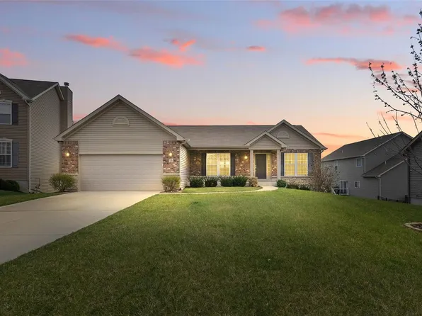16 Pitkin Ct, Saint Peters, MO 63376