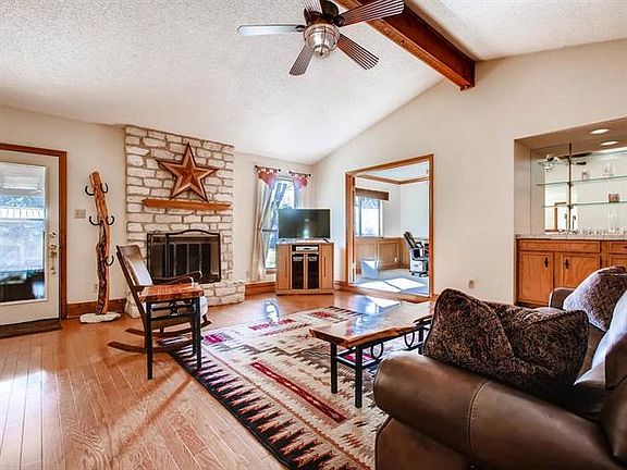 5th image of 303 Dunlin Dr