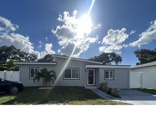 18 Miami Gardens Rd, Hollywood, FL 33023