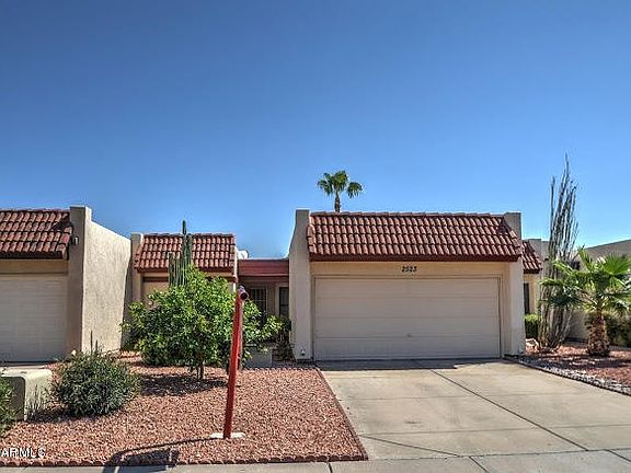 4th image of 2523 E Villa Theresa Dr