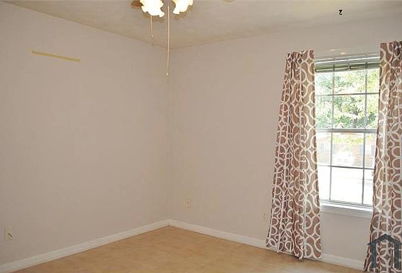 5th image of 3617 Barbary Dr