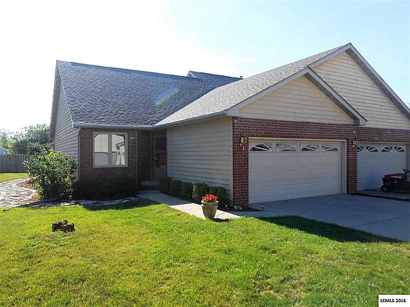 2nd image of 105 Oak Park Dr