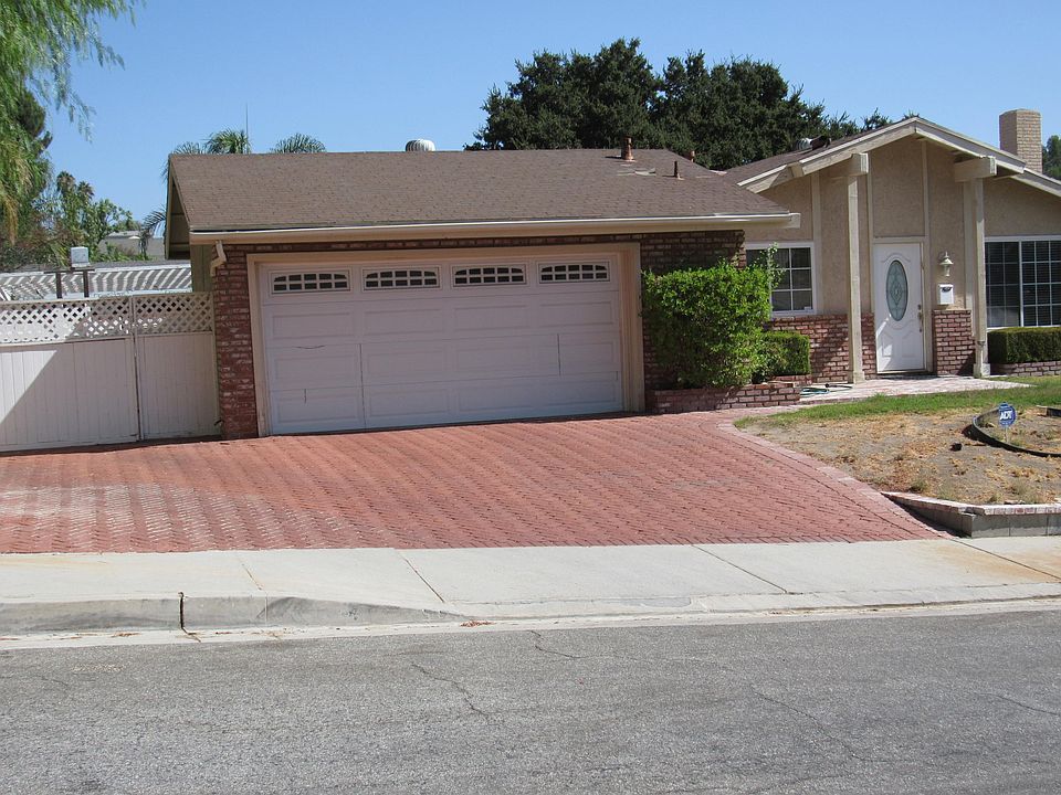 1st image of 23055 Cerca Dr