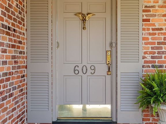 2nd image of 609 Howell Brook Dr