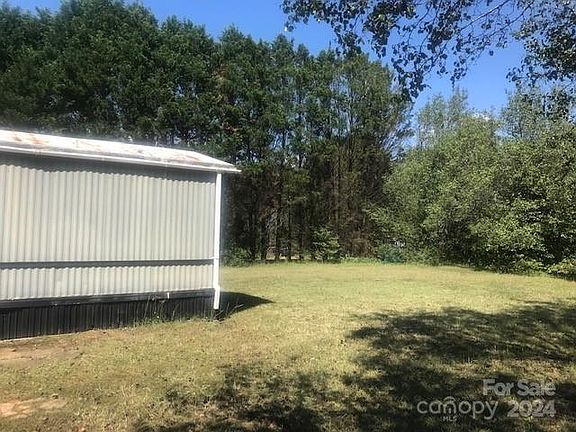 2nd image of 104 Sutton Ct