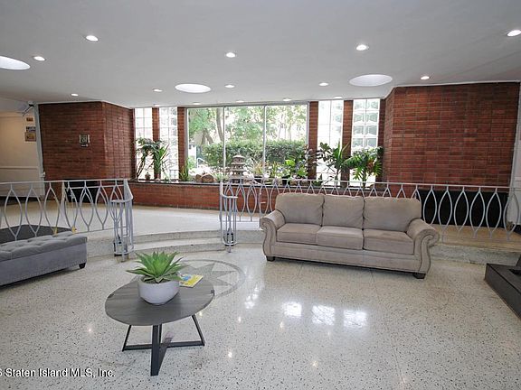 3rd image of 55 Austin Pl APT 2R