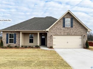 124 Parvin Way Dr, Hazel Green, AL 35750